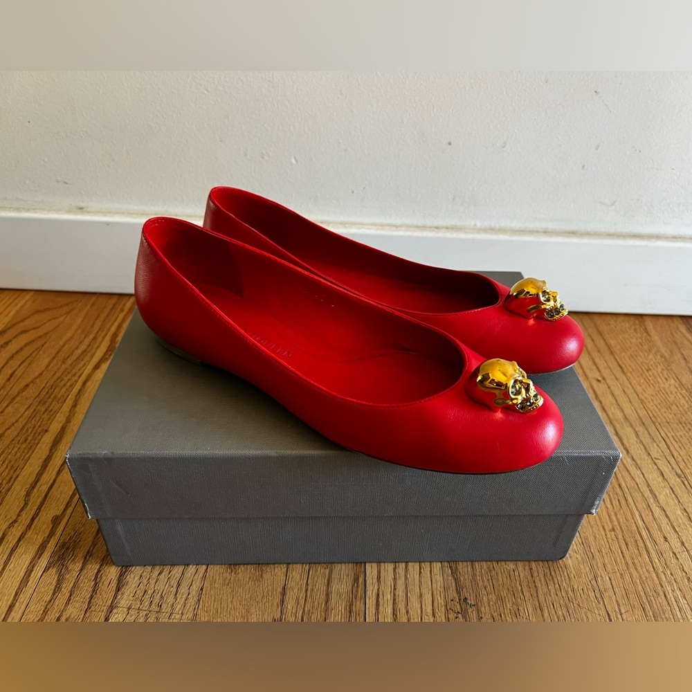 Alexander McQueen Women’s Size 10 Red Skull Flats